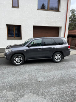 TOYOTA LAND CRUISER 200 - 2