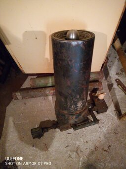 Hydraulický piest - 2