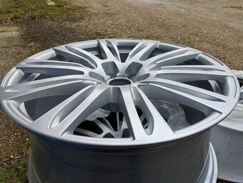 Predám elektróny AUDI R20 5x112 66,6mm - 2