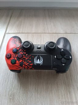 Ovládač ps4 - 2