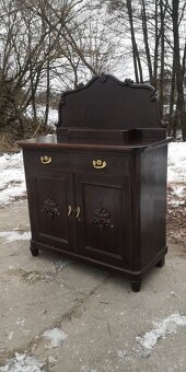 Starožitná komoda tmavá - 2