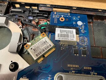 Predám veci z hp notebooku - 2