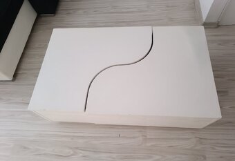 Biely konferenčný stolík - 2