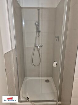 Ponúka na predaj 2-izb. apartmán s terasou, Žilinská, BA I - 2