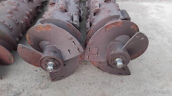 New Holland rotory CR - 2