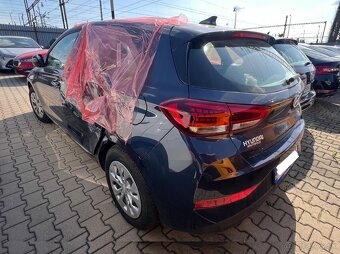 Hyundai i30 1.5 DPI POJAZDNÉ, 2025, NAVI, 2tkm, 74 kw - 2