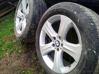 Predám tieto dve kolesá BMW X5 E53 - 2