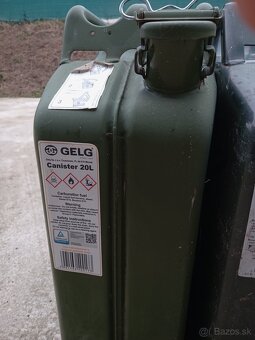 Predám kanistre 20 L - 2