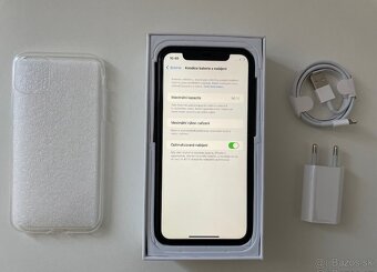 Apple iPhone XR 128GB Black - 2