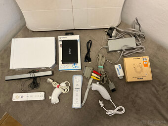 Nintendo Wii - 2 ovladače - 300GB HDD - Balance board - 2
