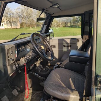 Land Rover Defender 9miest - 2