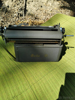 PISACI STROJ - 2