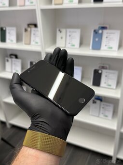 ZÁRUKA 2 ROKY / Apple iPhone SE 2022 64GB Midnight, 100% - 2