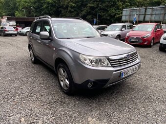 Subaru Forester 2.0i 110kW 4x4 automat klima tempomat 164tkm - 2