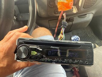 Pioneer DEH-1800UBG - 2