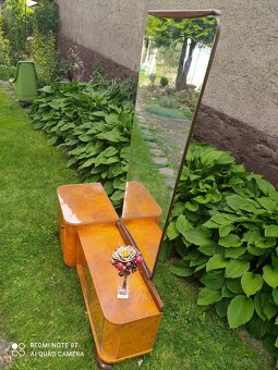 Toaletný stolík - 2