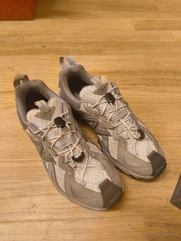 New Balance 610v1 – pánske tenisky v sivobéžovej farbe - 2