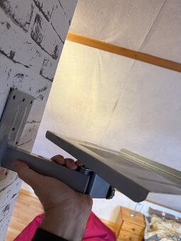 stojan na dtat projektor - 2