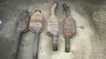 AUDI A8, S8 D2 - prodám výfuk + předkatalyzátory - 2