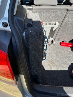 Predám na mieru Subwoofer pre GOLF 6 hatchback - 2