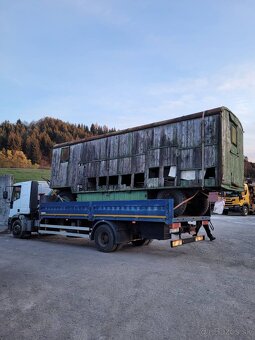 Preprava materiálu autom s hydraulickou rukou (8t, 8m dosah) - 2