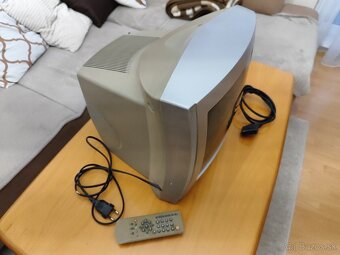 Predám funkčný televízor značky ECG - 2