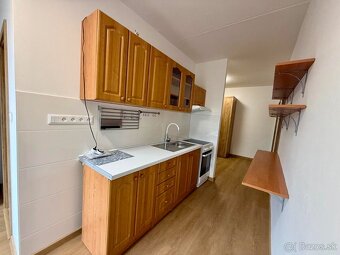 PRENÁJOM: ÚTULNÝ 3-IZBOVÝ BYT NA OBRANCOV MIERU V PÚCHOVE - 2