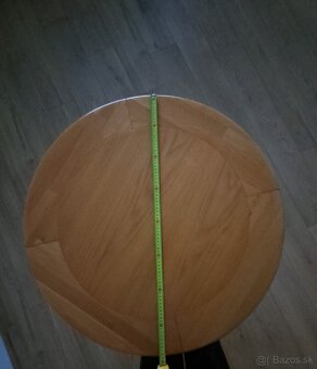 Okrúhly stôl z masívu - 2