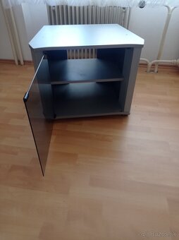 Stolík pod TV - 2