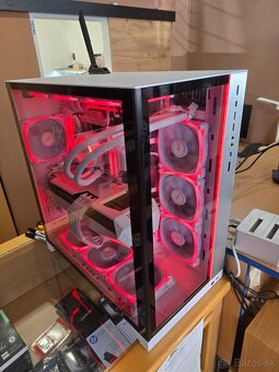 Herne PC 7900X3D,32Gb,2TB,9070XT,LianLi build - 2