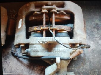 Iveco EuroCargo brzdové strmene - 2