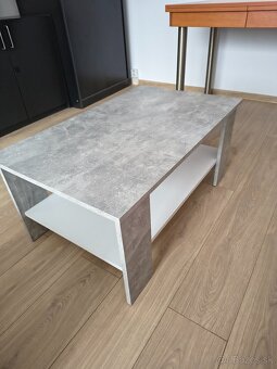 Predam konferencny stôl. - 2