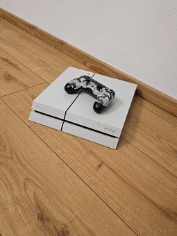 Playstation 4 - 2