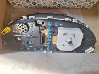 panel prístrojovky + otáčkomery Felicia - 2