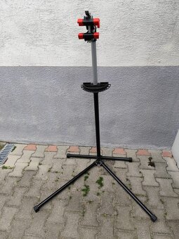 Montážny stojan na opravu bicyklov s držiakom náradia - 2