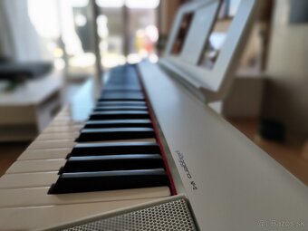 Piano Yamaha NP-12 so stojanom - 2