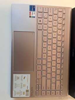 Predám ASUS Zenbook 13 i7 - skoro ako nový :) - 2