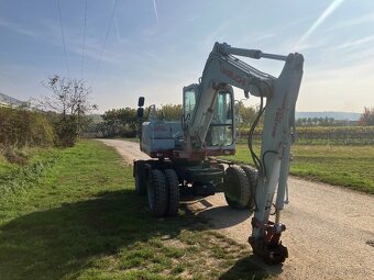 kolesovy bager Takeuchi - 2