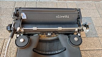 Starozitny pisaci stroj - 2