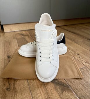 Alexander McQueen 44 - 2