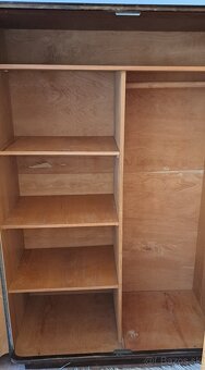 Staré skrine určené na renovaciu - 2