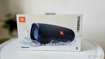 JBL Charge 4 v top stave Original - 2