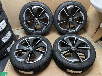 ŠKODA OCTAVIA IV NOVÁ ZIMNÍ COMET 225/45/18 95V DOT2024 - 2