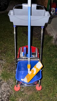 Upratovací vozík - 2