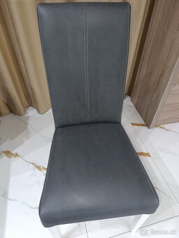 Jedálenské stoličky - 2