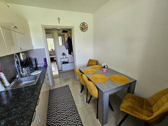 Predáme zrekonštruovaný 3-izbový byt, obec Sľažany, časť Hor - 2