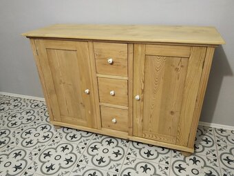 Stará skříňka, komoda po renovaci - 2