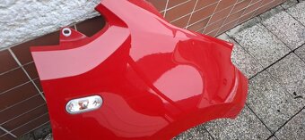 Predný pravý blatník Škoda Citigo 2011+ LY3D červená - 2