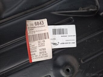 Audi a8 2010 spodne kryty motora Cena 120eur za oba ako sú - 2