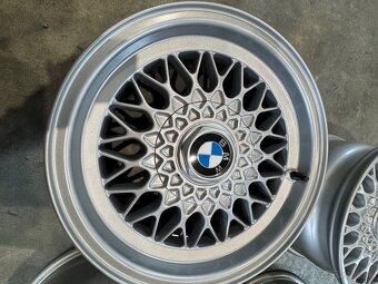 BMW e34 Style 5 , disky r15 - 2